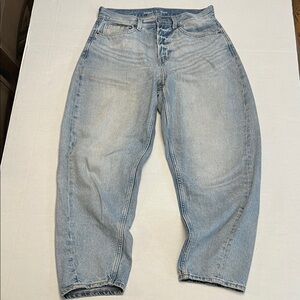 EXTRA HIGH RISE BALLOON BARREL LEG JEANS OLD NAVY SIZE 8